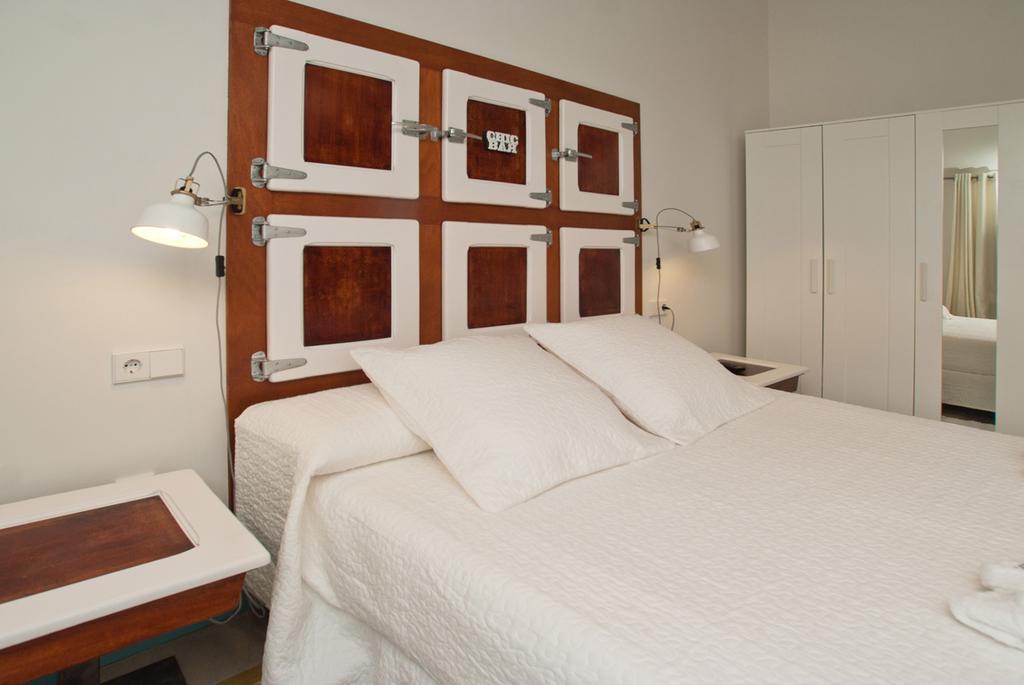 Hotel Hostal Chic Sant Feliu de Guíxols Quarto foto