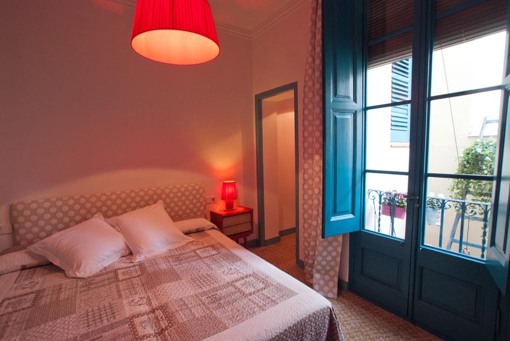Hotel Hostal Chic Sant Feliu de Guíxols Quarto foto
